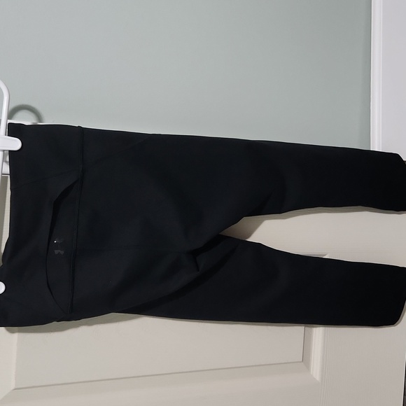 Under Armour Black Leggings - Picture 2 of 2